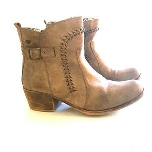 Roxy booties